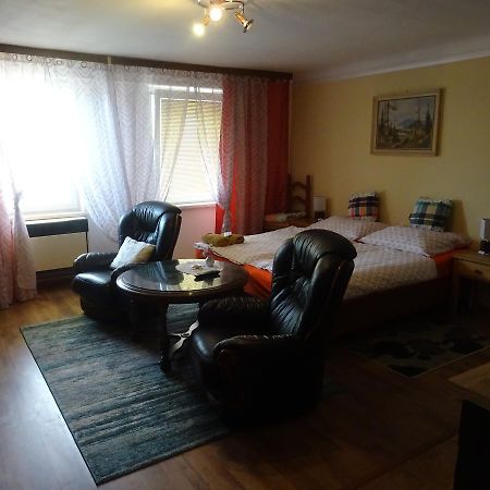 Milanna Apartment Breclav Ngoại thất bức ảnh